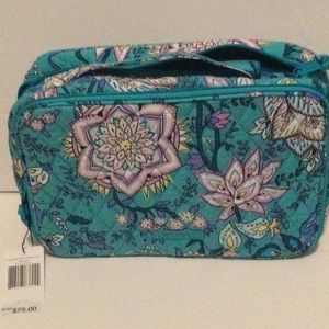 Vera Bradley lg brush& blush makeup case
